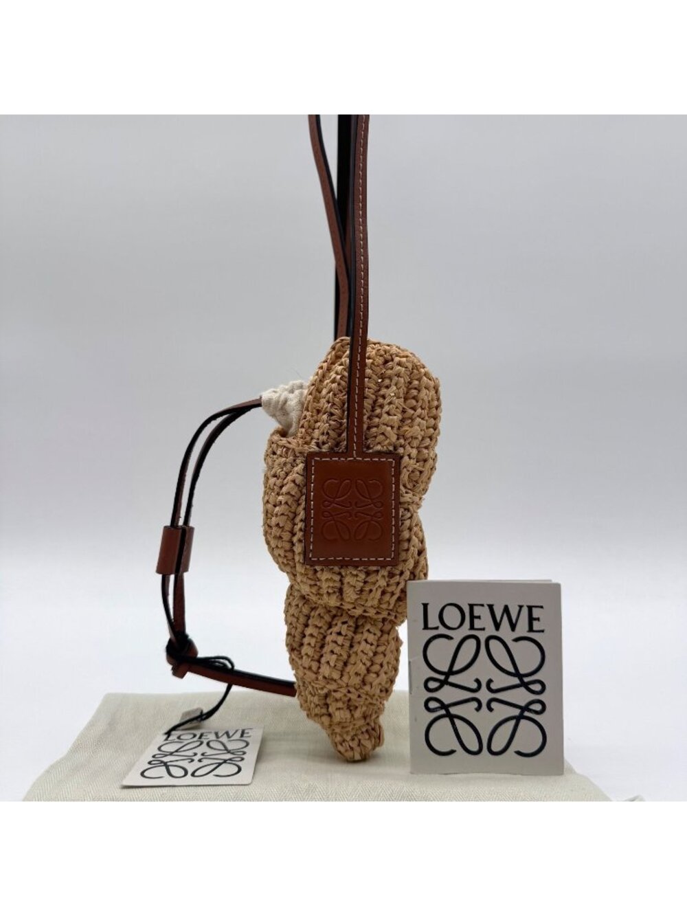 Loewe Shoulder Bag Tulip Shell Raffia Basket